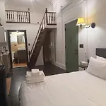 The Lexington Stay