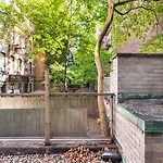 Blueground Yorkville Pool Nr Carl Schurz Park Nyc-2093