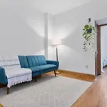 Central Living Uws Apartments