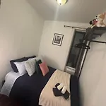 Upper West Side 10 Minutes Walk From Park Apartment New York