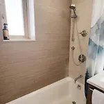 Spacious Luxury 1br With Empire State Building Views Apartment *