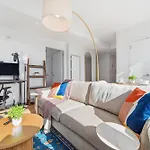 Greenpoint 1 Bedroom W Work Setup By Anyplace - 11735
