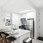 Fidi 1 Bedroom W Work Setup By Anyplace - 11718