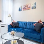 Apartment Comfy 2 Bedroom On Park West New York