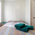 Uws Designer Apartments