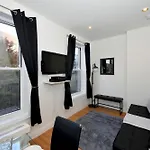Cityscape 2 Bedroom Unit Prime Location Apartment *
