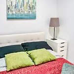 4 Bd Family Unit In Central Location