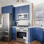 Spacious 4 Bedroom For Family And Group Apartment *