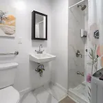 Cozy Central Units In Prime Location