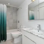 Chic 1 Bedroom In Midtown Manhattan Apartment