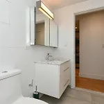 Chic 1 Bedroom In Midtown Manhattan *