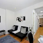 Cityscape 2 Bedroom Unit Prime Location Apartment New York