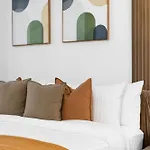 Premium Lux-penthouse In Financial District