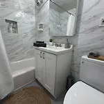 Riverside Park Apartment *