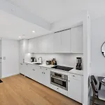 Apartment Greenpoint 1br W Work Setup By Anyplace - 11756