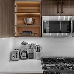 Apartment Fidi W Work Setup By Anyplace - 11696