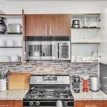 Apartment Chelsea 1 Bedroom W Work Setup By Anyplace - 11652 New York