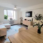 Spacious Luxury 1br With Empire State Building Views Apartment