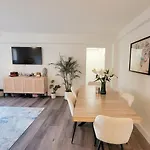 Spacious Luxury 1br With Empire State Building Views Apartment *