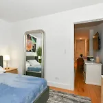 Chic 1 Bedroom In Midtown Manhattan