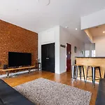 Apartment Plush & Spacious 2-bedroom In Nyc