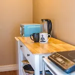 Bright & Stylish Manhattan Studio Apartment