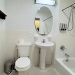 Charming 2br In Harlem, Steps From Park!