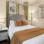 Centrally Located In Nyc Walk To Time Square * New York