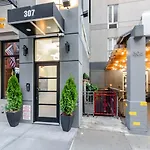 Blueground Garment District Washer Nr Times Square Nyc-2110 *
