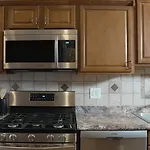Apartment The Heights Haven, Spacious 6 Bedrooms Townhouse With Patio New York