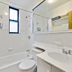 Central Living Uws Apartments