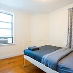 Harlem, Manhattan 4-bedroom Penthouse I 2-bathroom Apartment New York