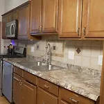 Apartment The Heights Haven, Spacious 6 Bedrooms Townhouse With Patio New York