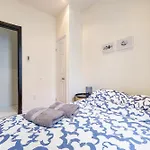 Comfortable, Budget Apartments-2 New York