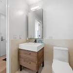 Greenpoint 1 Bedroom W Work Setup By Anyplace - 11735 New York