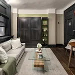 Centrally Located In Nyc Walk To Time Square *