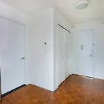 43-20a Newly Furnished 1br- Full Service Doorman Laundry Gym Business Center * New York