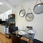 Apartment Cityscape 2 Bedroom Unit Prime Location New York