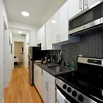 Cityscape 2 Bedroom Unit Prime Location New York
