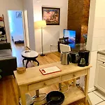 Apartment Prime Location 2 Bedrooms Upper East Side *