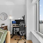 Greenpoint 1br W Work Setup By Anyplace - 11756