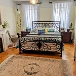 Luxury Duplex In 1880S Brownstone W Private Garden