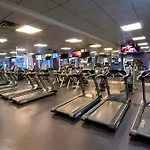 43-20a Newly Furnished 1br- Full Service Doorman Laundry Gym Business Center Apartment
