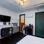 The Lexington Apartment *
