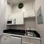 Apartment 31 Street Broadway