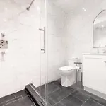 Newly Renovated 2Br W Backyard
