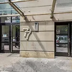 Stylish 2-Bedroom Near Central Park - Laundry - Elevator