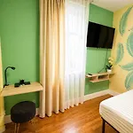 Lemon Vibes Room In Guesthouse