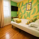 Lemon Vibes In Apartment New York