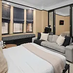 Beautiful Apt Near Times Square With Gym & Patio